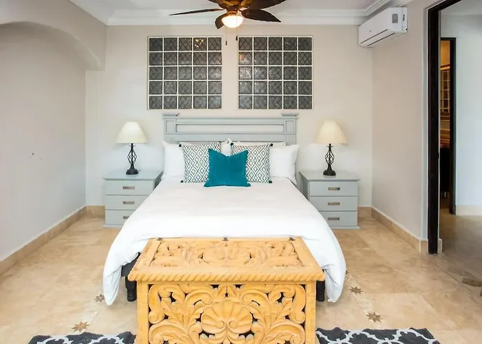 Apartamento De 6 Recámaras Con Vistas Al Mar En Pedregal Cabo San Lucas