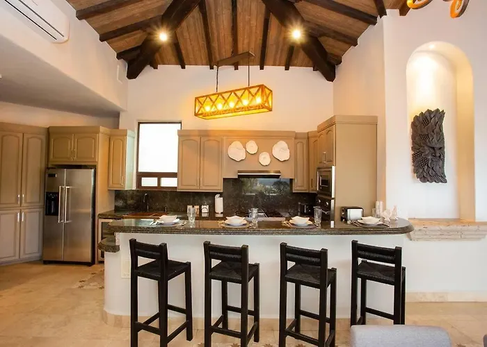 Apartamento De 6 Recámaras Con Vistas Al Mar En Pedregal Cabo San Lucas