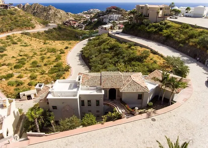 Apartamento De 6 Recámaras Con Vistas Al Mar En Pedregal *