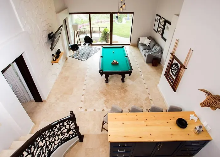 Apartamento De 6 Recámaras Con Vistas Al Mar En Pedregal